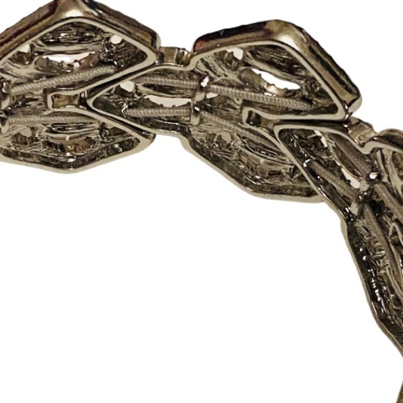 Monet Bridal Collection Bridal Tower Elegant Wedding Stretch Bracelet - Picture 2 of 3